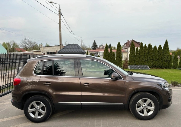 Volkswagen Tiguan cena 54700 przebieg: 177456, rok produkcji 2015 z Gniew małe 326